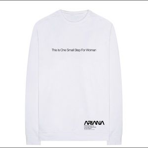 ISO ARIANA GRANDE MERCH